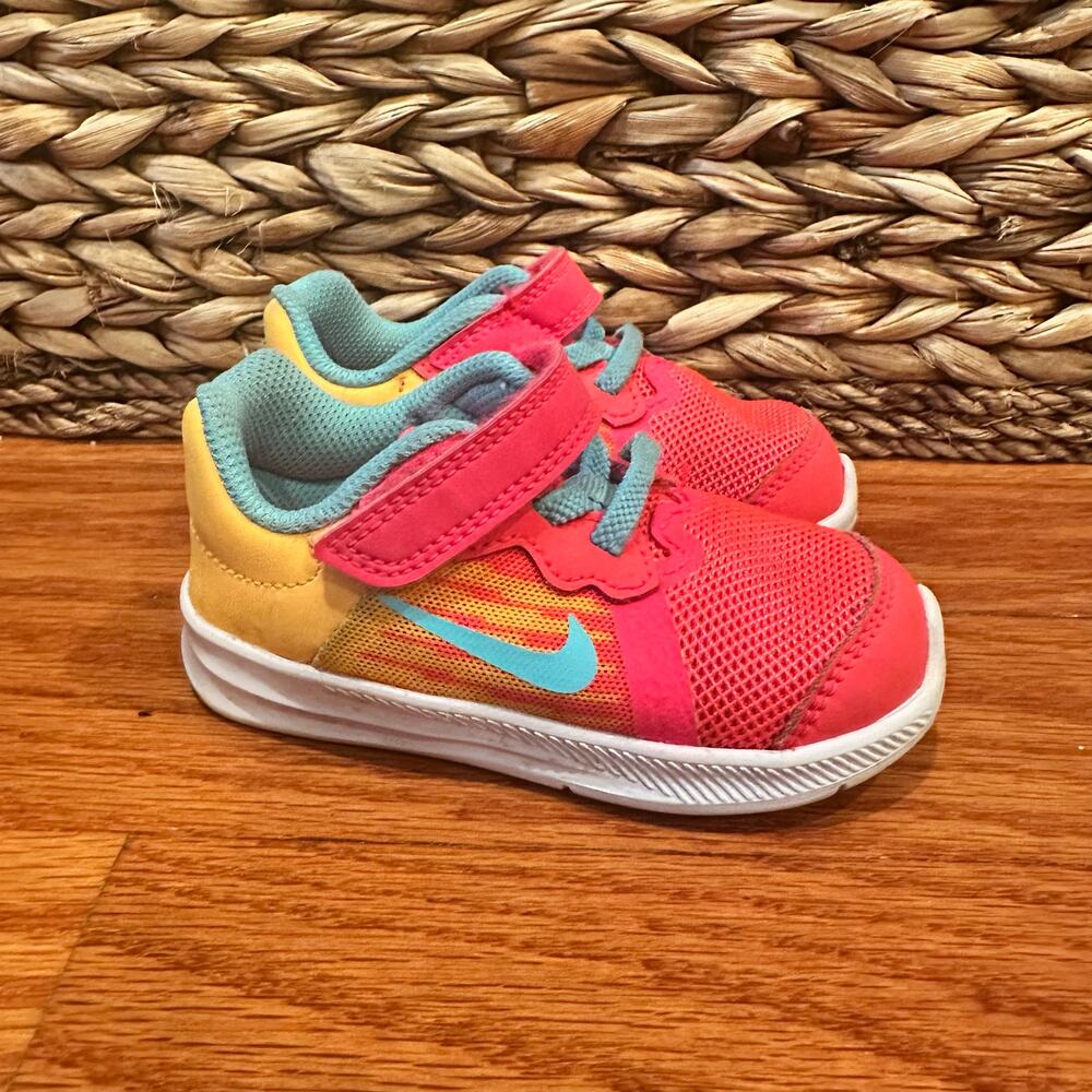 Nike Downshifter 8 Fade Sneakers sz 6 toddler Nike Sneakers